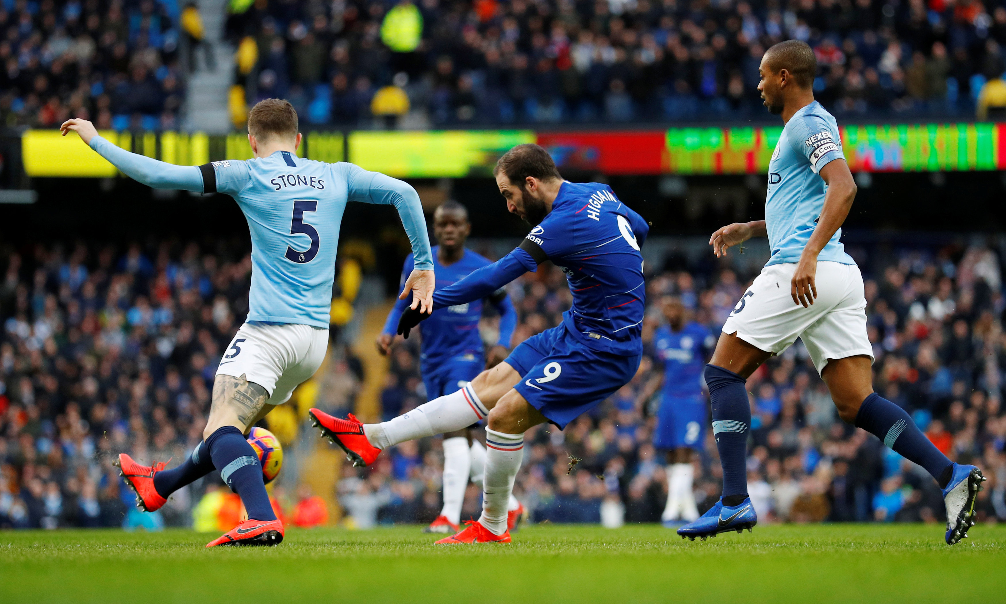 梅西的魅力！桀骜不驯如伊布，都要离开国米到巴萨跟梅西当队友！（梅西魅力难挡：伊布也弃国米赴巴萨，与他并肩作战）