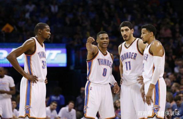 足球欧洲杯训练场出现意外，球员脚踝受伤（欧洲杯训练突发意外，球员脚踝受伤）