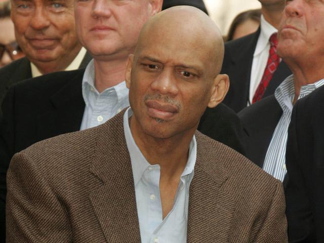 德媒：磁卡需大幅降薪才可能续约，队里已有他的接班人比朔夫（德媒：磁卡若不大幅降薪恐难续约，队内已将比朔夫视为其接班人）