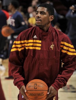 互致问候，U17世界杯期间日本队与墨西哥队在酒店相互列队致意（U17世界杯期间酒店相遇：日本队与墨西哥队列队互致问候）