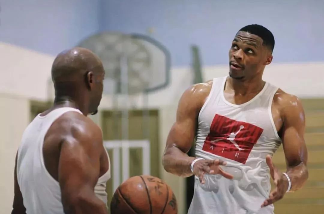 根本防不住！杰曼半场10中7高效轰下20分1板5助1帽（无人可挡！杰曼半场10投7中高效砍下20分1板5助1帽）