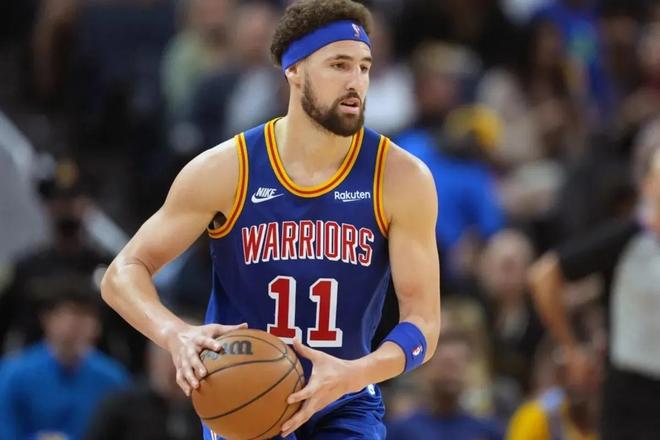 陈盈骏在FIBA的表现令人瞩目（陈盈骏在FIBA赛场大放异彩）