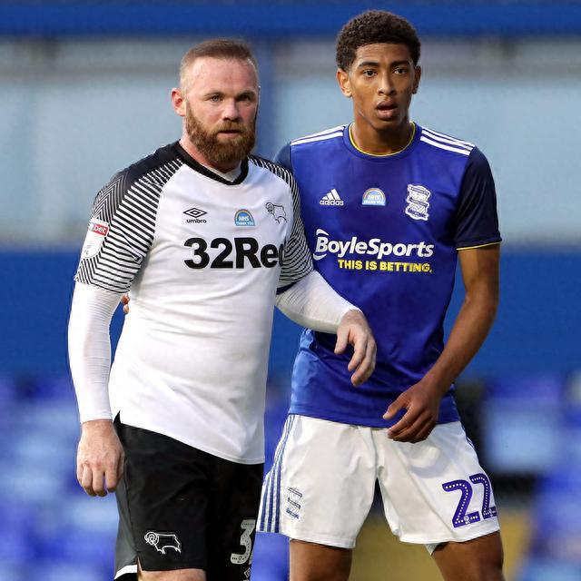 命中注定，狼队新援沃尔费手臂上有一个狼的文身（缘分十足，狼队新援沃尔费手臂竟刻着狼纹身）