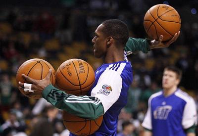 106比93击败广东队 山西男篮取得俱乐部杯两连胜（山西男篮106-93力克广东队 俱乐部杯豪取两连胜）