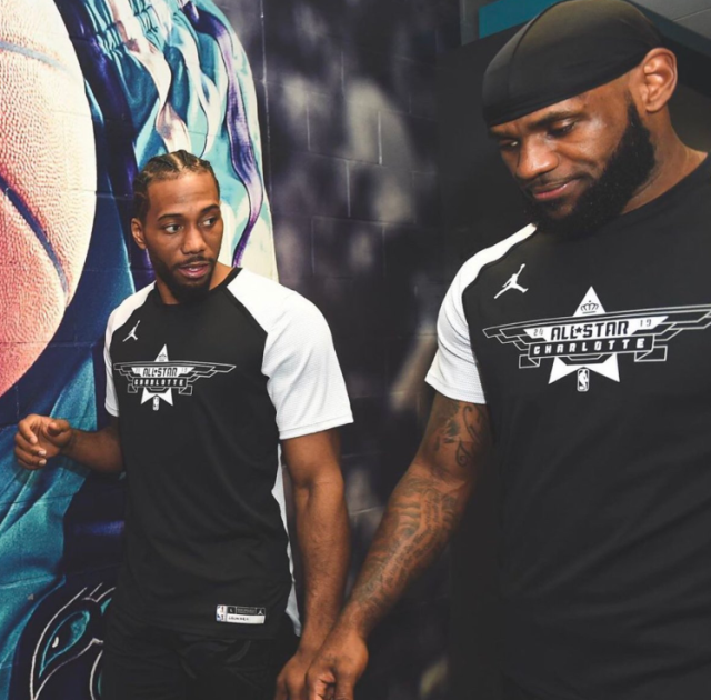 邮报：球迷必须花10镑，才能在纽约球迷区的大屏幕上看世界杯（邮报：纽约球迷区大屏看世界杯需付10英镑）