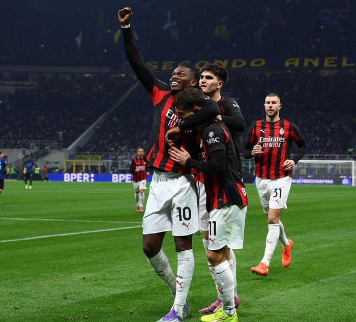 近3场贡献2球2助，米兰租将英超火力全开，买断价2600万引关注（近三战2球2助！米兰租将英超爆发，2600万买断条款成焦点）