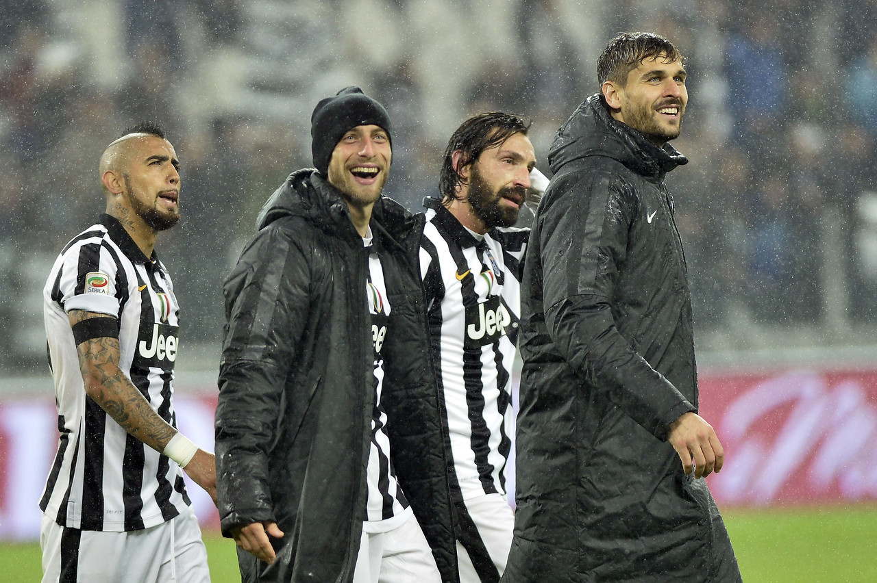 上海vs吉林大名单出炉：张镇麟迎首秀！（沪吉对决名单公布：张镇麟将迎来首秀）