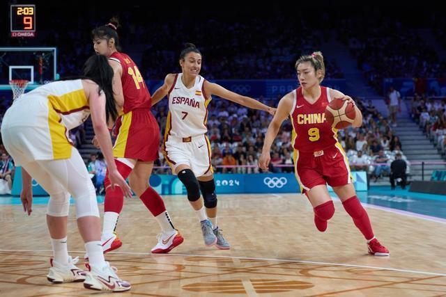 西班牙客战格鲁吉亚：费兰、梅里诺、库巴西首发，KK出战（西班牙做客格鲁吉亚：费兰、梅里诺、库巴西先发，KK出战）