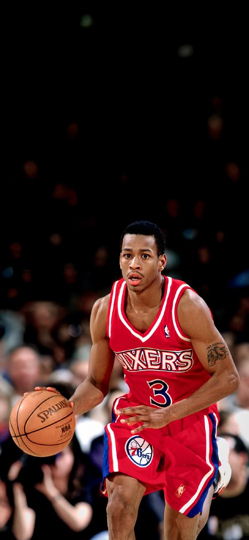 篮球湖人核心球员连续四场得分上双（湖人核心已连续四战得分上双）