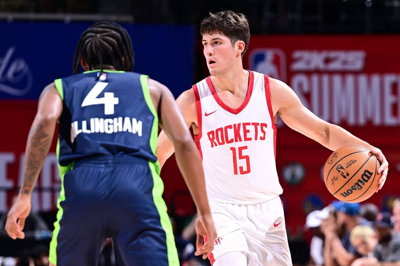 云南玉昆门将余鉴贤：希望下个赛季我能参加更多比赛（云南玉昆门将余鉴贤盼下赛季获得更多出场机会）