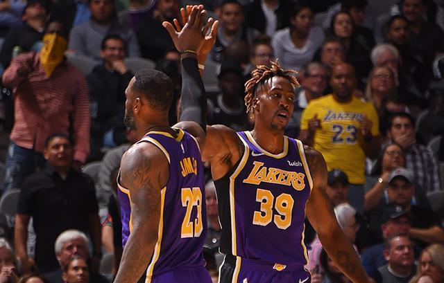 攻防建功！哈特抢断后又补篮得手 帮助尼克斯反超打停猛龙（哈特攻防一体：抢断后跟进补篮助尼克斯反超，猛龙被迫暂停）